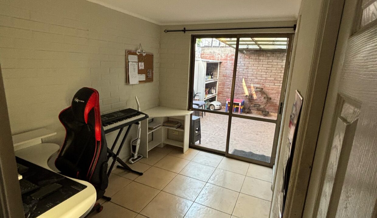 WhatsApp Image 2025-03-19 at 10.04.14 (1)